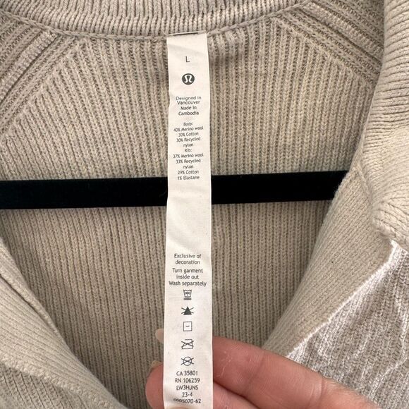 Lululemon Athletica Cream V-Neck Sweater - Picture 4 of 5